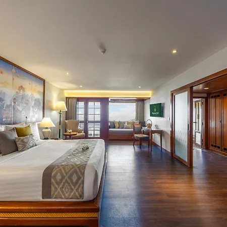 Diamond Cliff Resort & Spa, Patong Beach Exterior photo